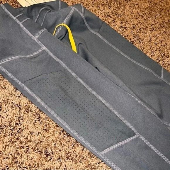 NWT Fabletics Motion365 Ultra High-Waisted Contrast Legging Size Small ❤️ - Picture 5 of 6